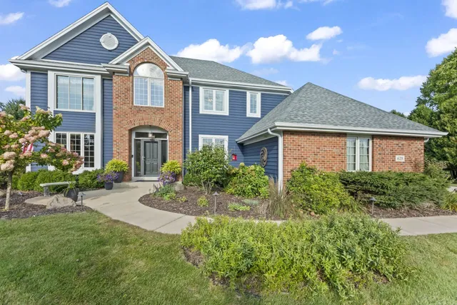 $779,900 | 628 Sedge Meadow Court, Summit, WI 53066
