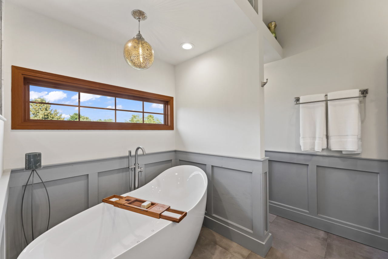 628 Sedge Meadow Court Summit, WI 53066 - Photo 27 of 41 Soaking tub with bubble jets