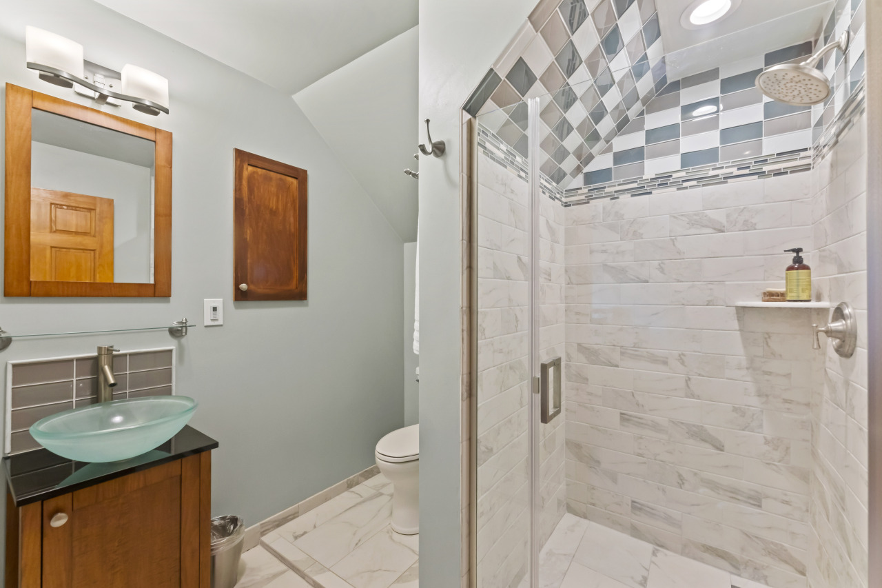 628 Sedge Meadow Court Summit, WI 53066 - Photo 30 of 41 Ensuite