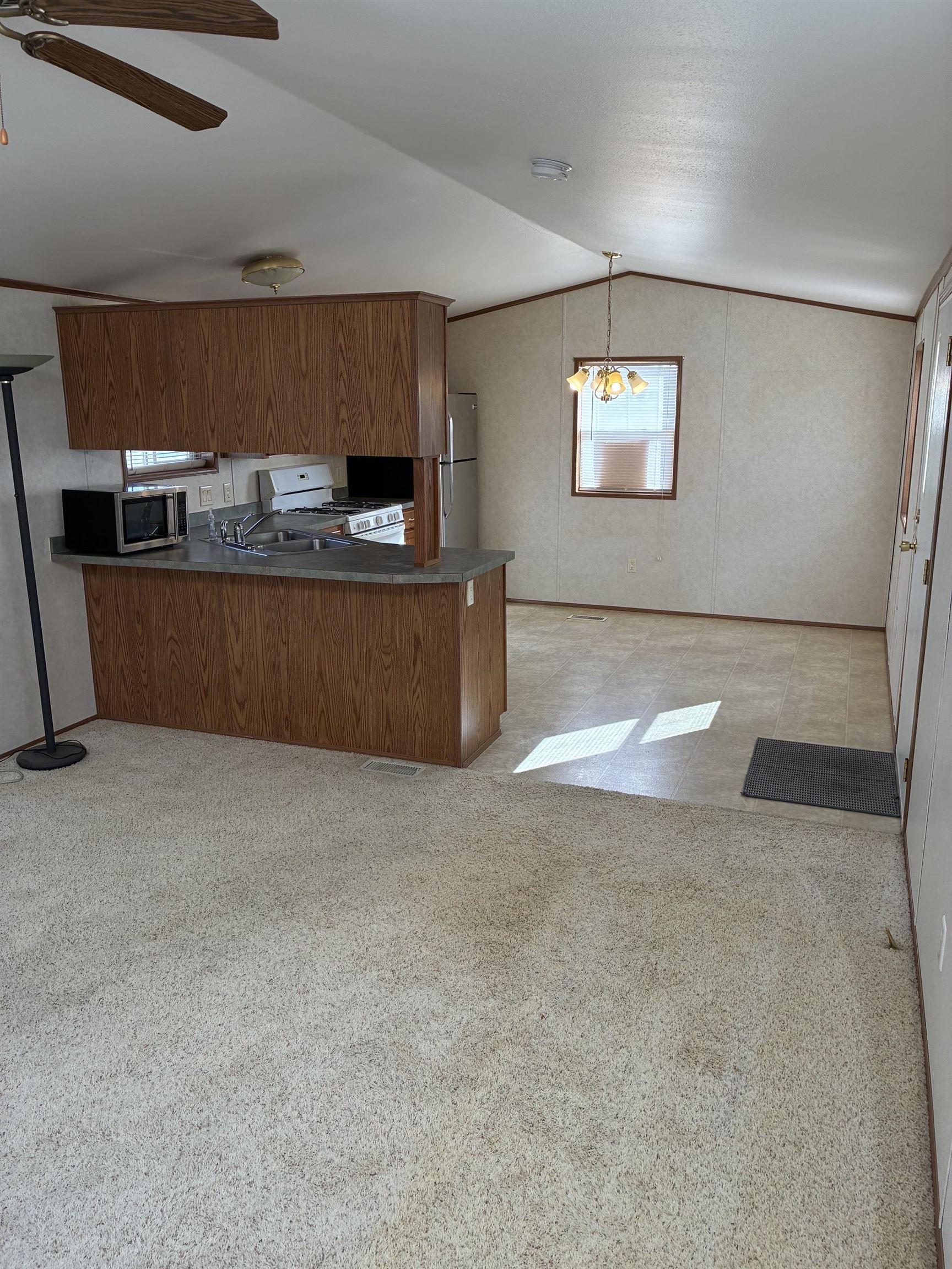 73 Redwing Lane Madison, WI 53704 - Photo 4 of 12
