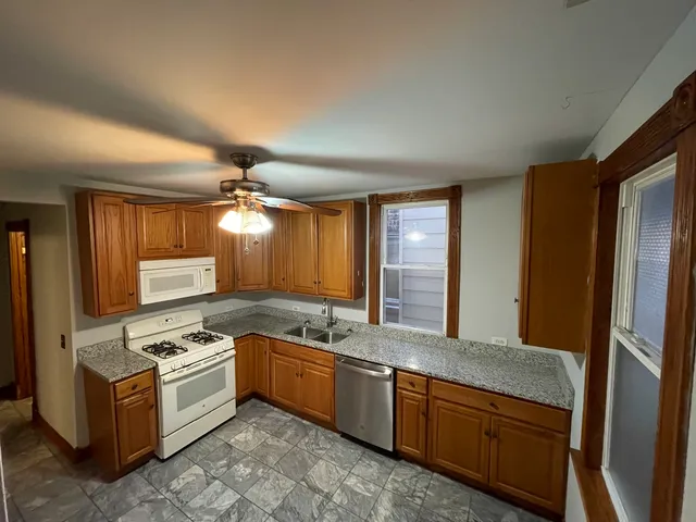 $2,100 | 3532 North Elston Avenue, Unit 2, Chicago, IL 60618