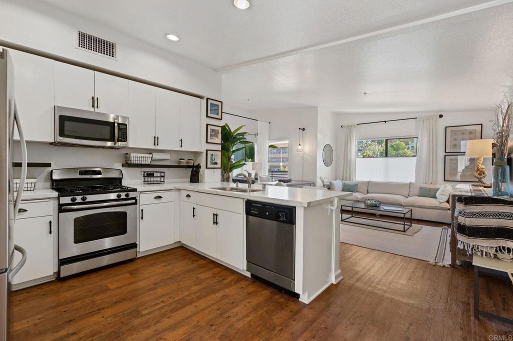 687 South Coast Highway 101, Unit 302 Encinitas, CA 92024 - Photo 1 of 1