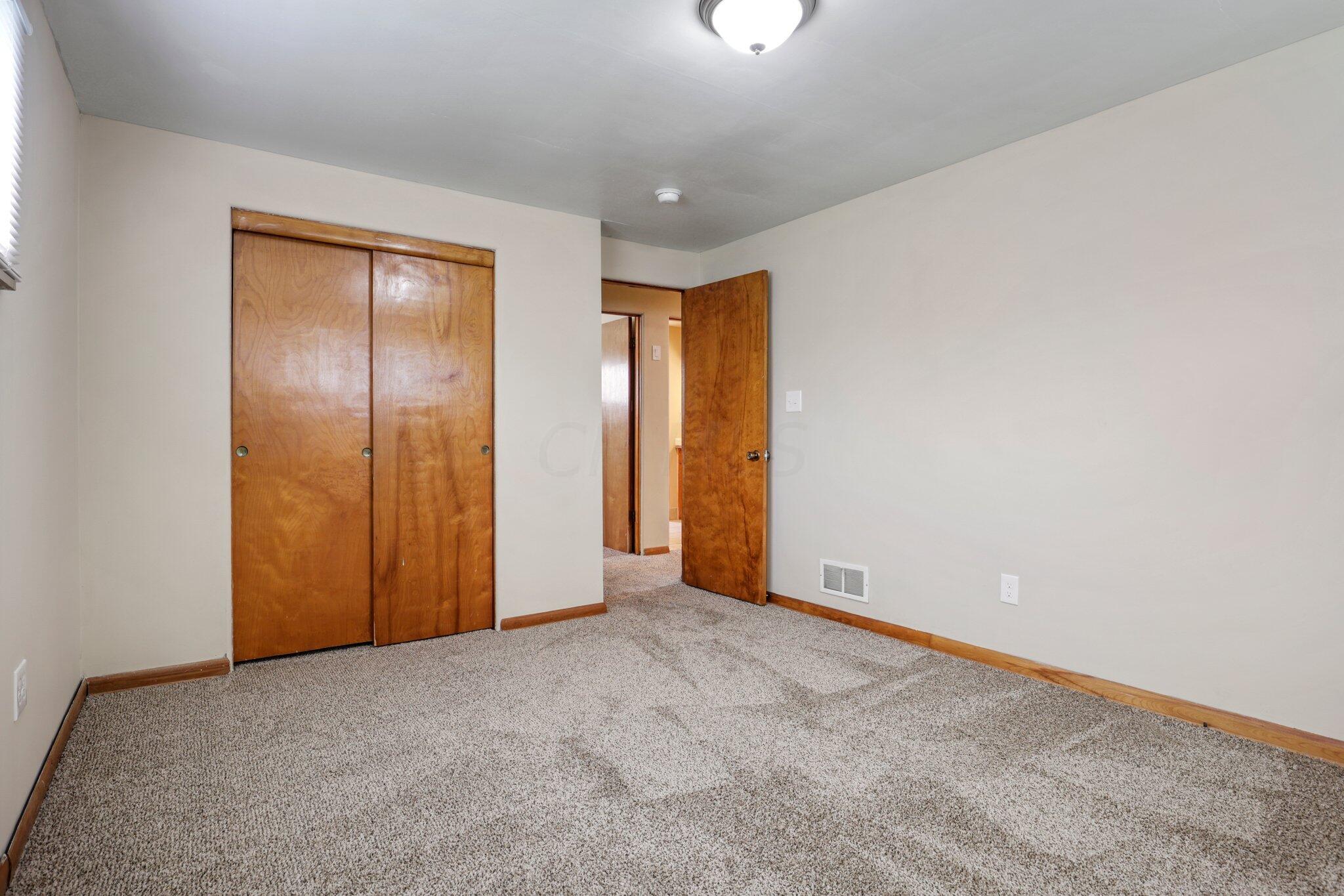 3545 Eakin Road Columbus, OH 43204 - Photo 14 of 21 35-web-or-mls-0N4A0827