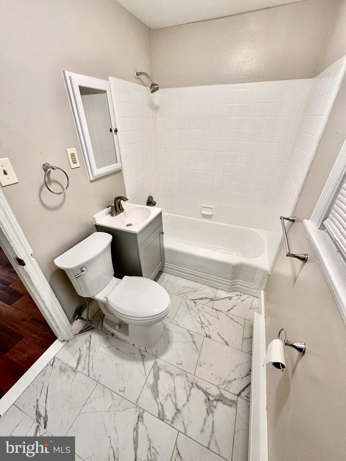 461 Flamingo Street Philadelphia, PA 19128 - Photo 7 of 9