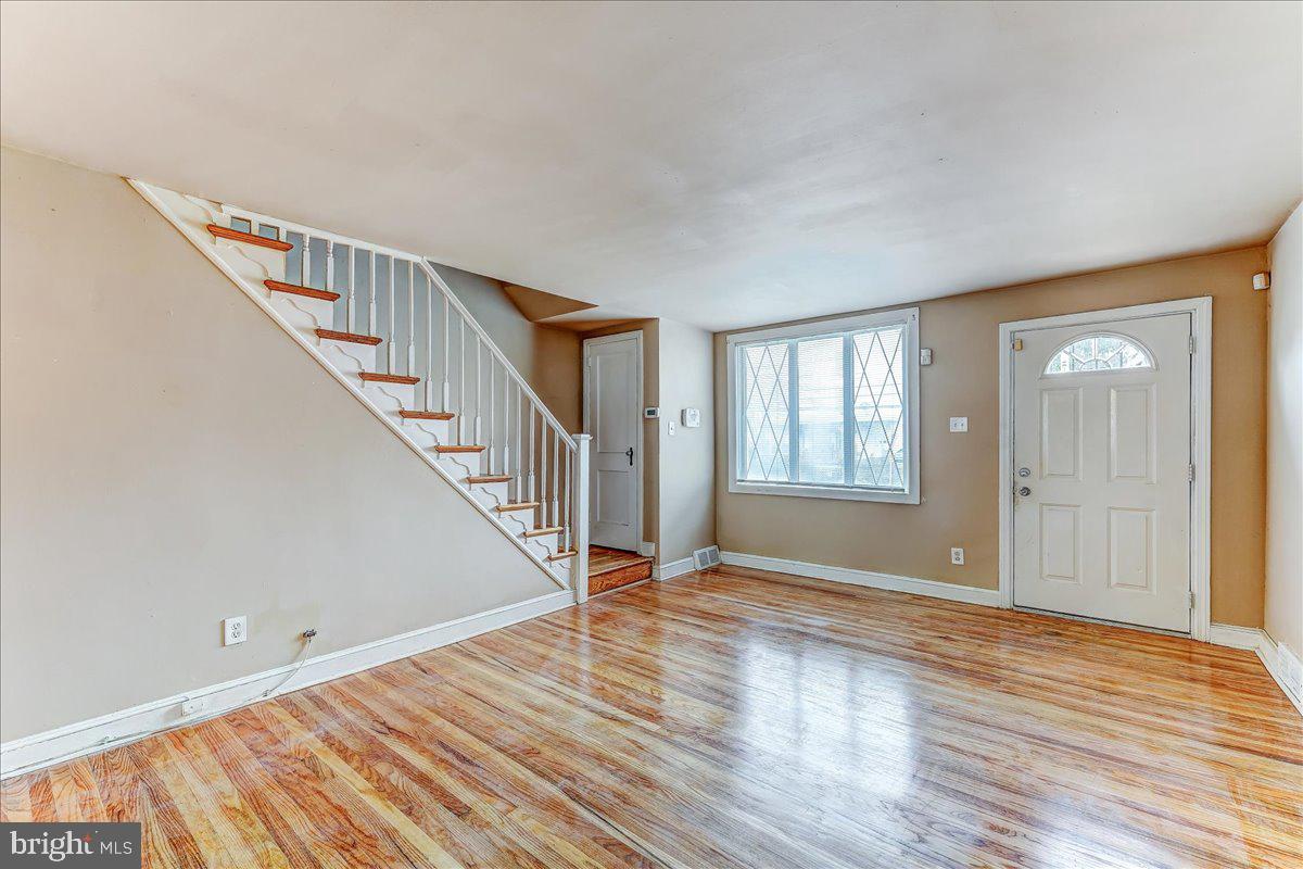 964 Springfield Road Collingdale, PA 19023 - Photo 4 of 16