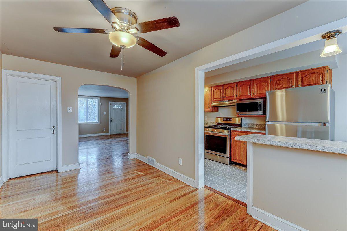 964 Springfield Road Collingdale, PA 19023 - Photo 6 of 16