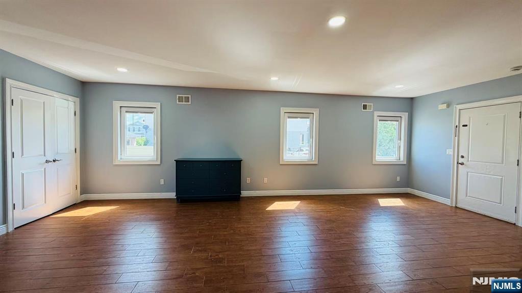 41 Mercer Street Wallington, NJ 07057 - Photo 9 of 13