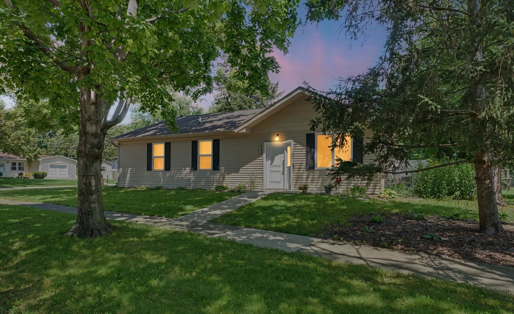 2014 Winchester Drive Champaign, IL 61821 - Photo 2 of 32