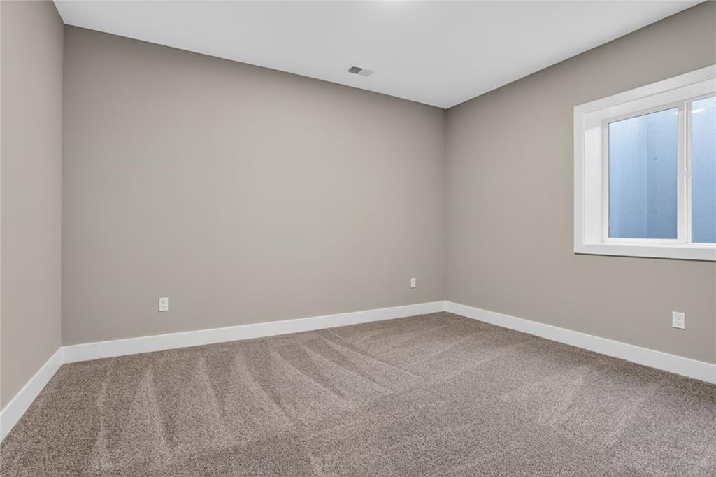 11560 North Olathe View Road Olathe, KS 66061 - Photo 27 of 31
