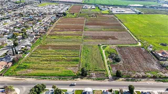 a view of a garden with a patio