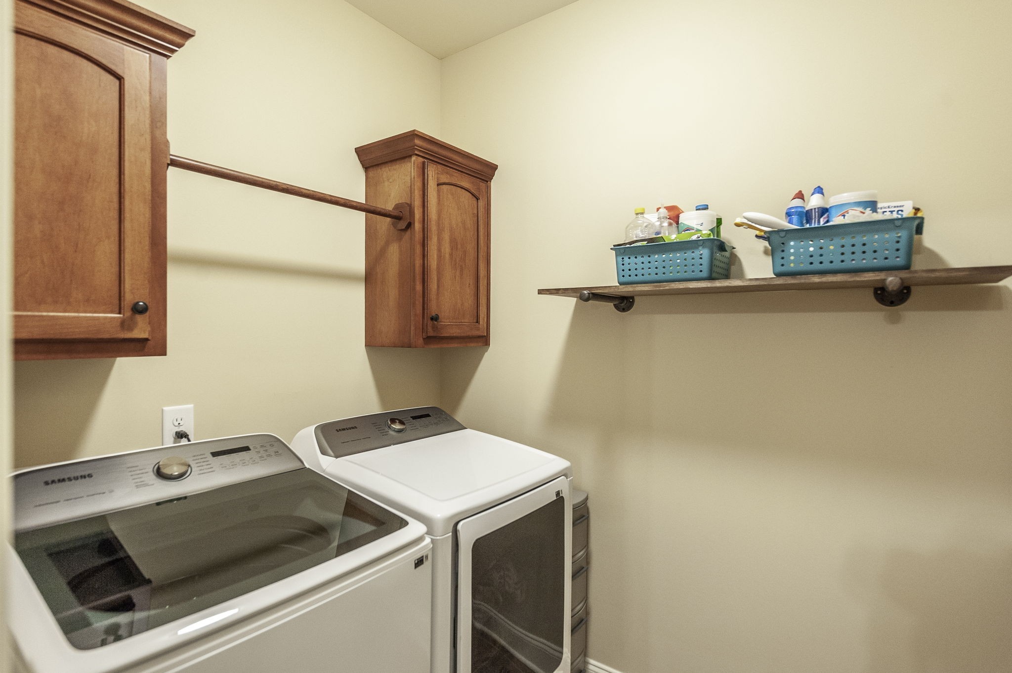 1017 Kendras Run Gallatin, TN 37066 - Photo 23 of 54 a utility room with dryer and washer