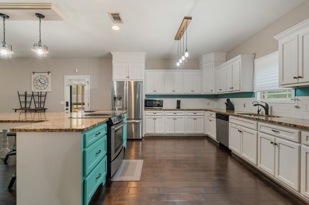 1107 Central Church Road Midland, GA 31820 - Photo 10 of 55 Granite Countertop