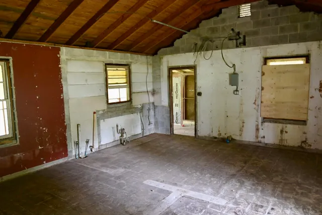 $99,999 | 700 Peake Street, Holly Hill, SC 29059