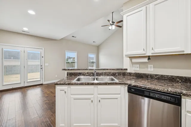 $354,500 | 2206 Mason Bee Drive, Columbia, TN 38401