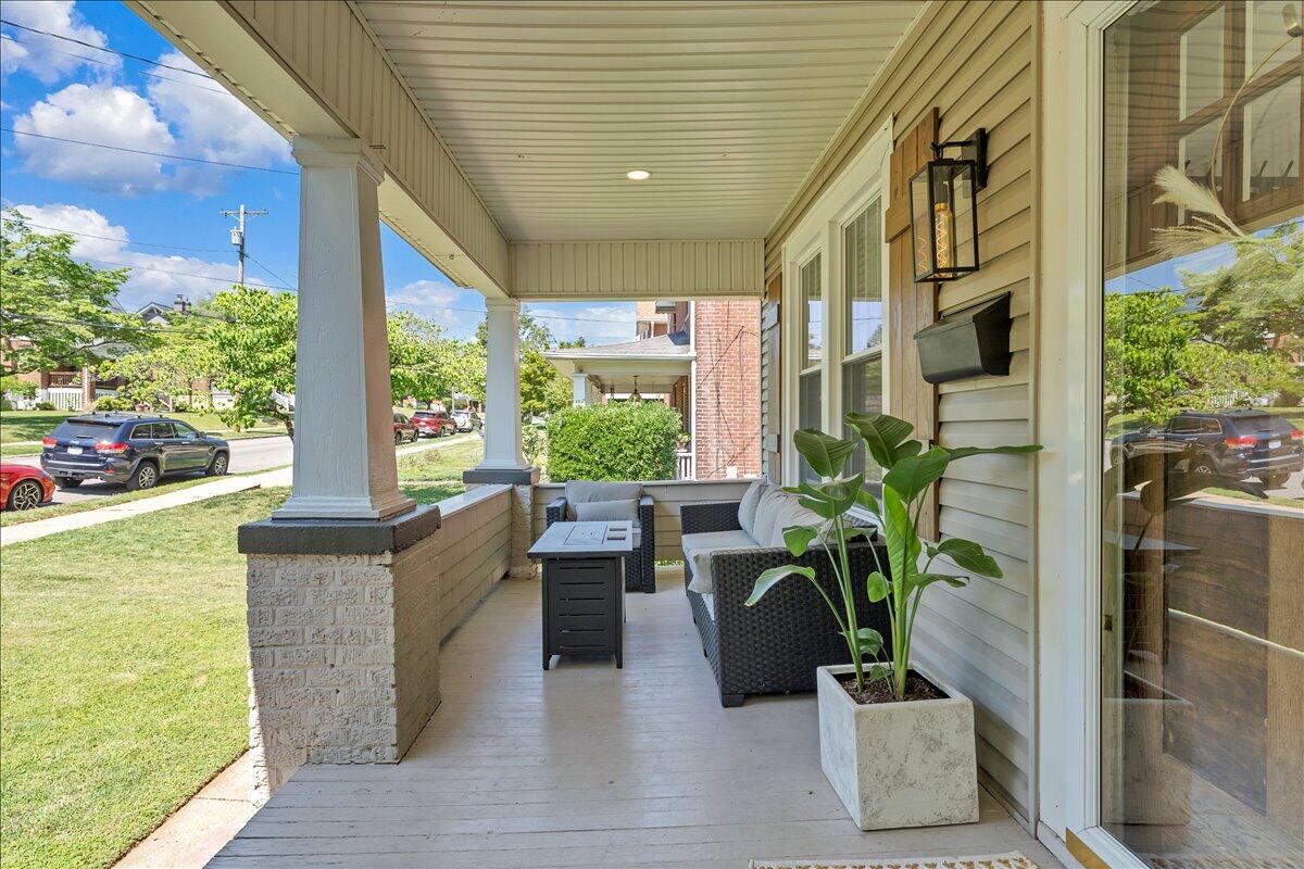 1205 Summit Avenue Southwest Roanoke, VA 24015 - Photo 6 of 52 06-MIB09287