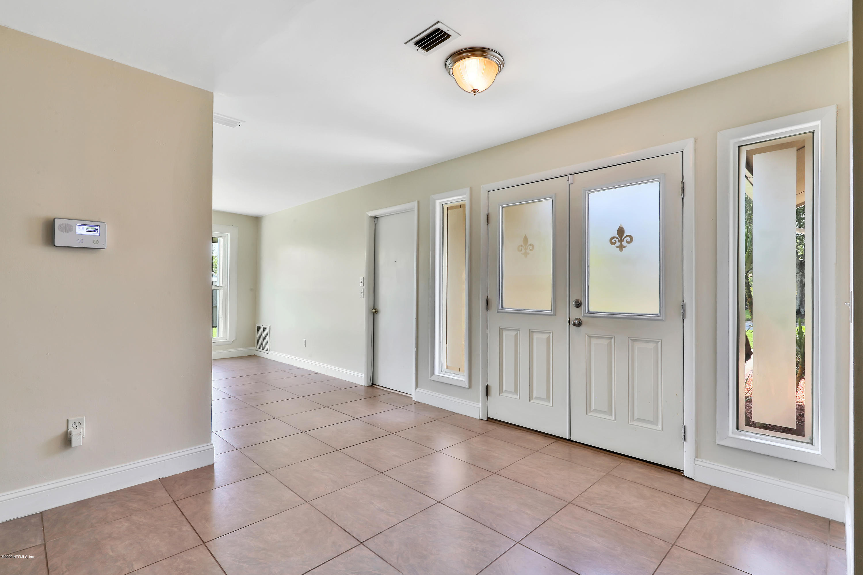 3238 Stan Road Jacksonville, FL 32216 - Photo 3 of 23 1R4A4383