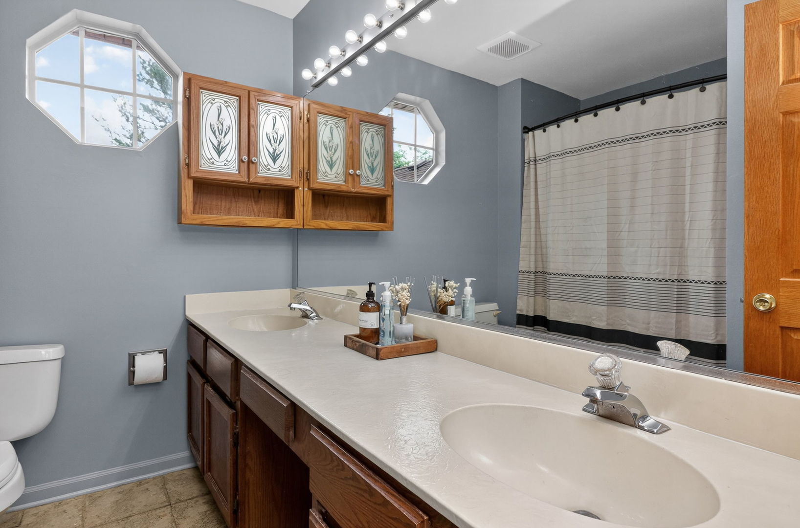 1001 Oak Ridge Drive Streamwood, IL 60107 - Photo 16 of 25