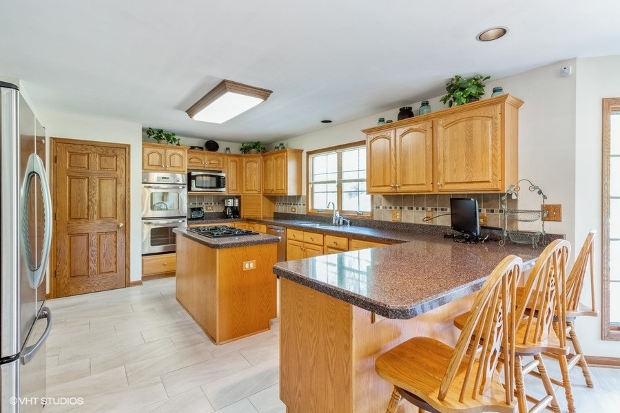 35W846 Valleyview Road Dundee, IL 60102 - Photo 6 of 25