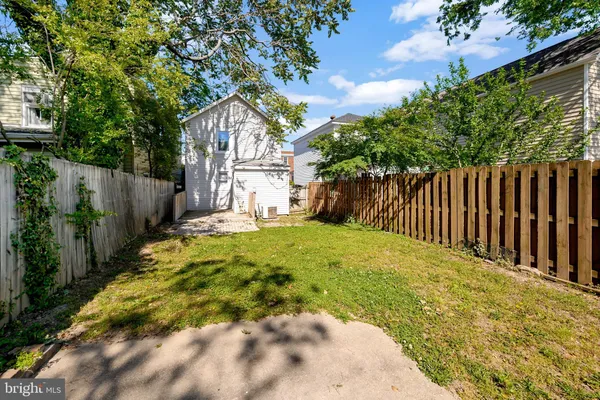 $1,900 | 610 Shepherd Street, Fredericksburg, VA 22401