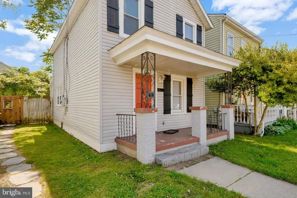 $1,900 | 610 Shepherd Street, Fredericksburg, VA 22401