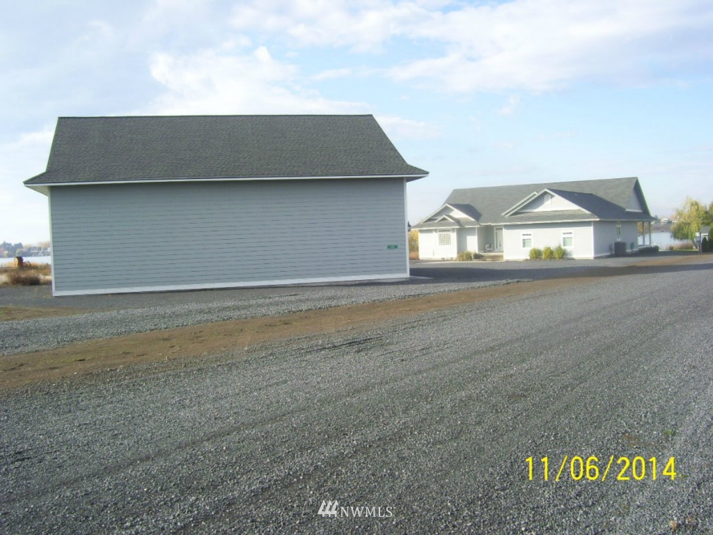 3182 Wild Goose Road Northeast Moses Lake, WA 98837 - Photo 1 of 20 Gallery Image 1