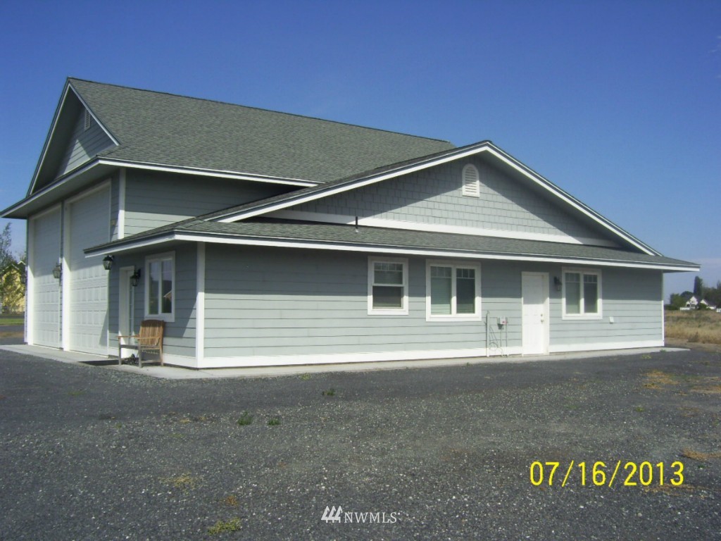 3182 Wild Goose Road Northeast Moses Lake, WA 98837 - Photo 3 of 20 Gallery Image 3