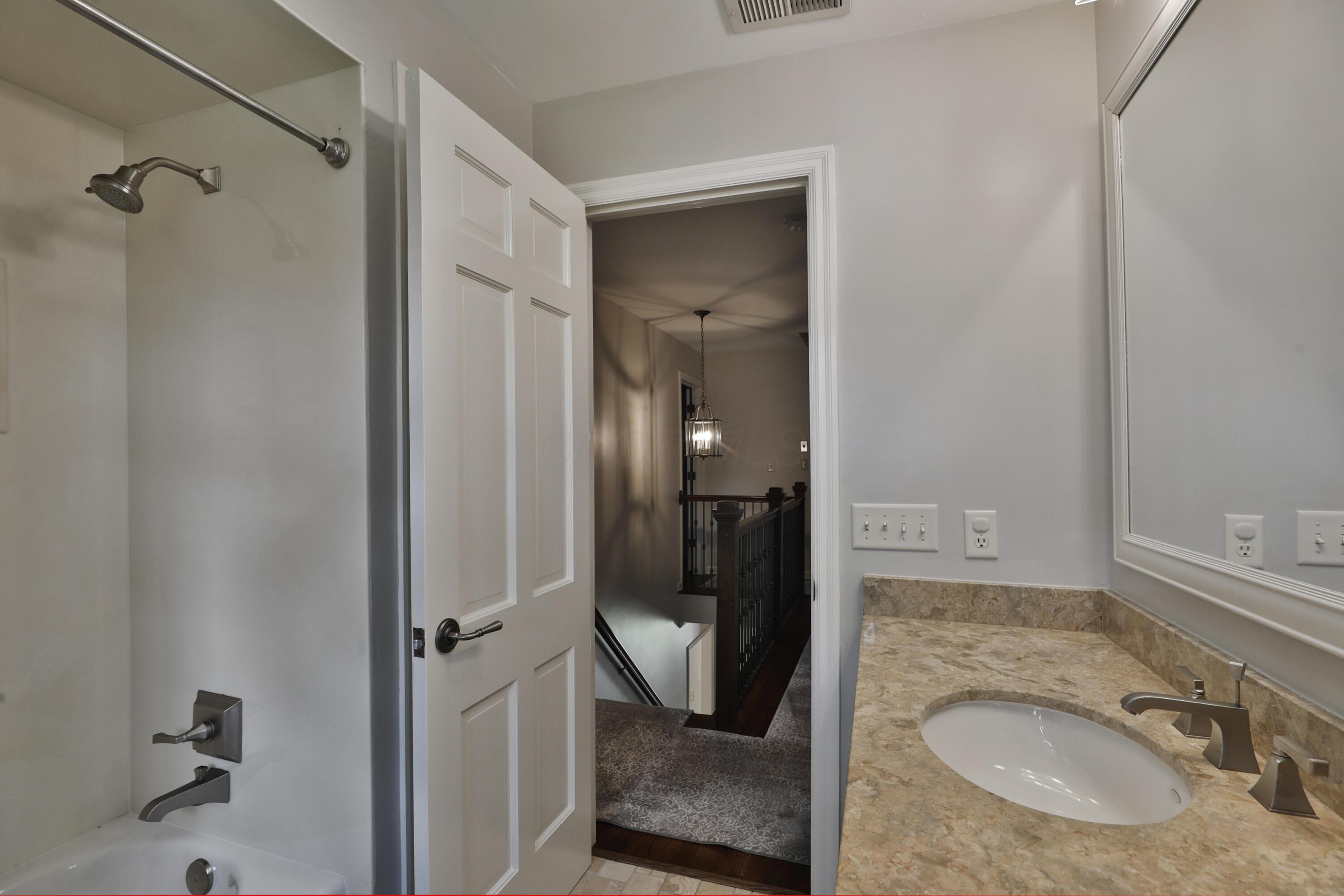 2305 Haverford Road Columbus, OH 43220 - Photo 39 of 60 2305-Haverford-29