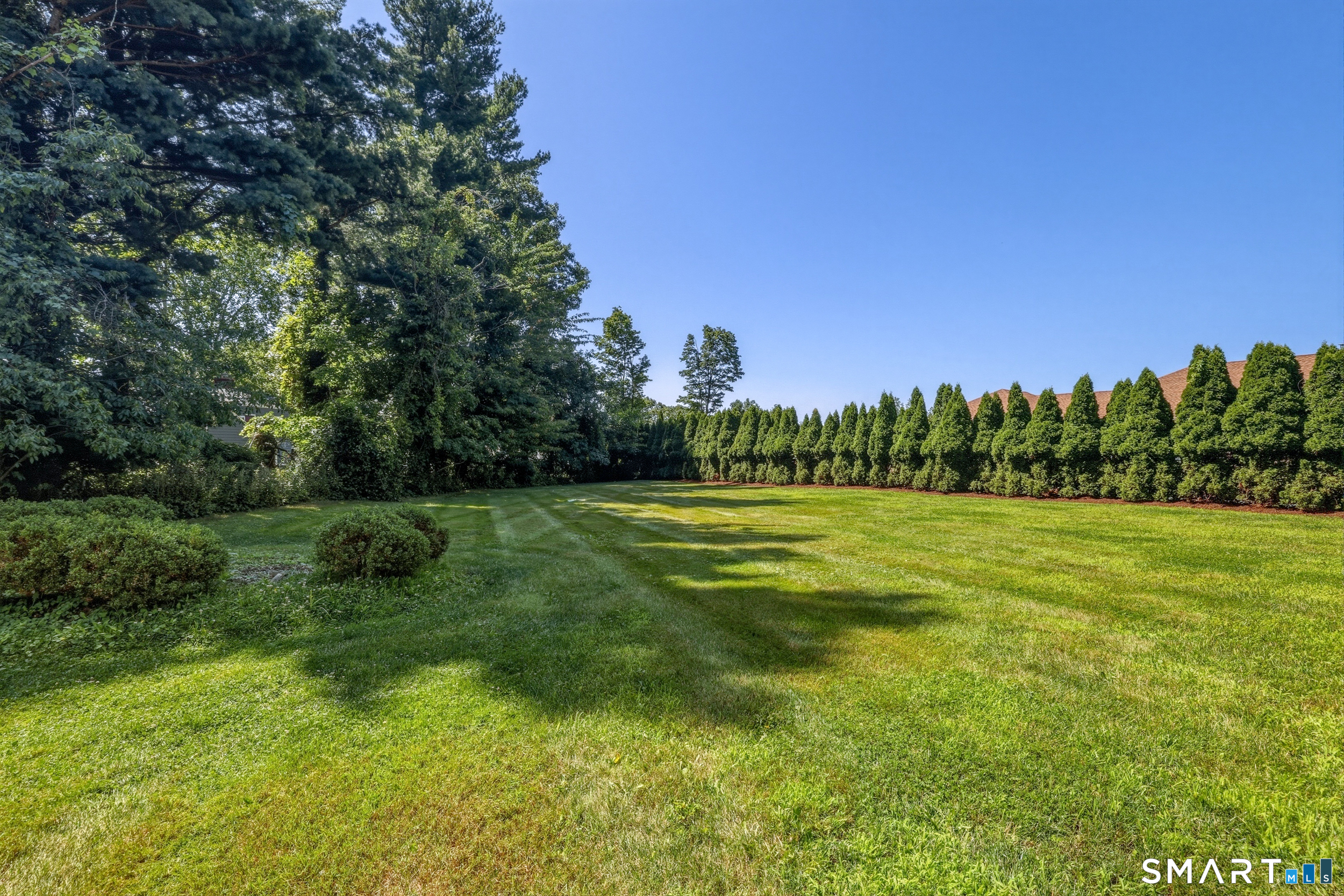 20 Ridgewood Court North Haven, CT 06473 - Photo 9 of 40 Gallery Image 9