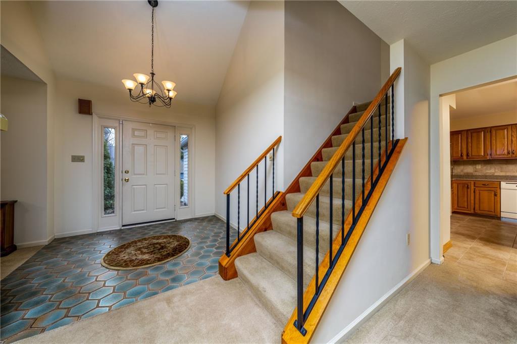2585 A Grouse Ridge Wexford, PA 15090 - Photo 5 of 18 Gallery Image 5