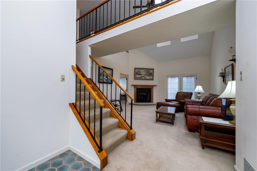 2585 A Grouse Ridge Wexford, PA 15090 - Photo 6 of 18 Gallery Image 6