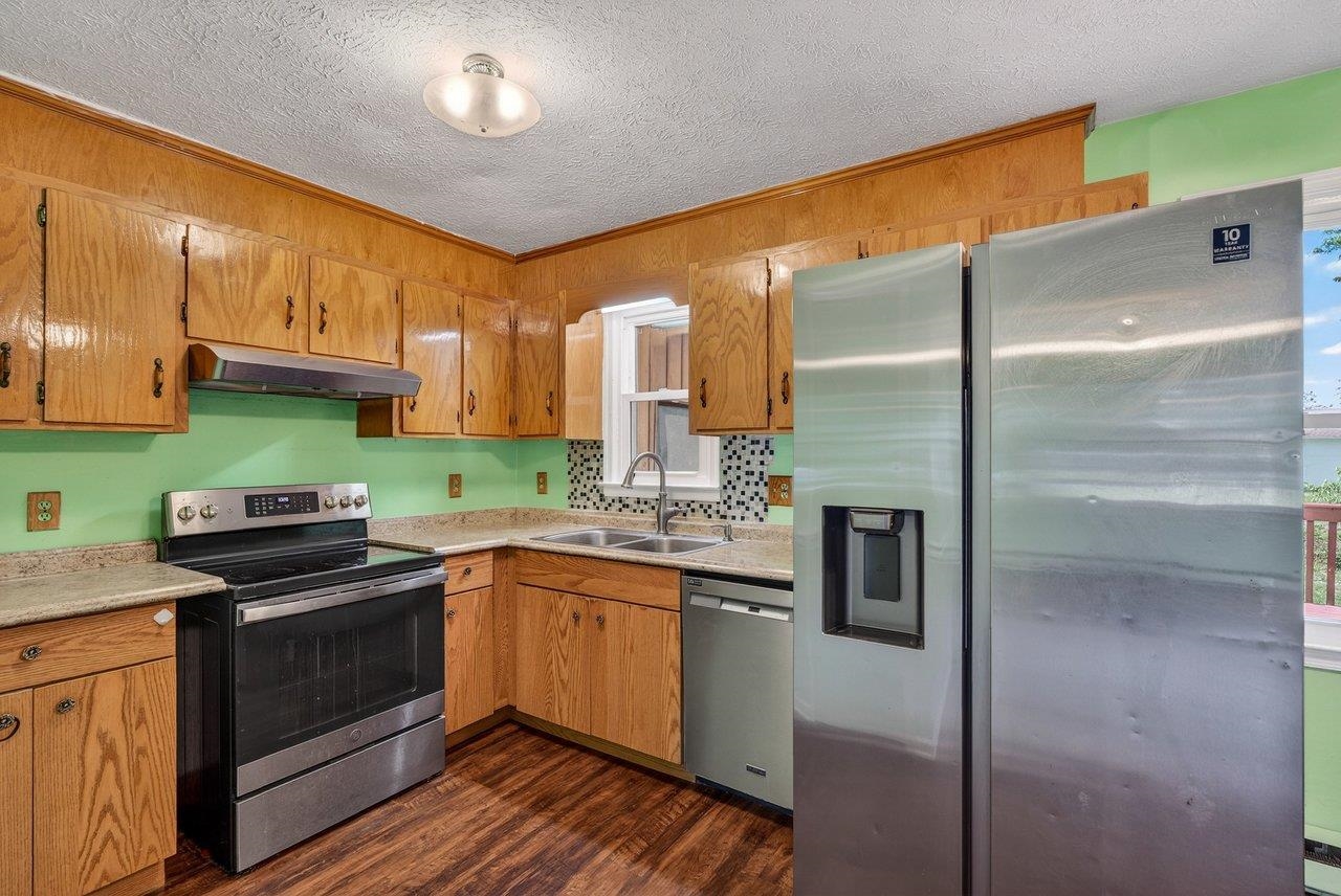 605 13th Street Grottoes, VA 24441 - Photo 9 of 45