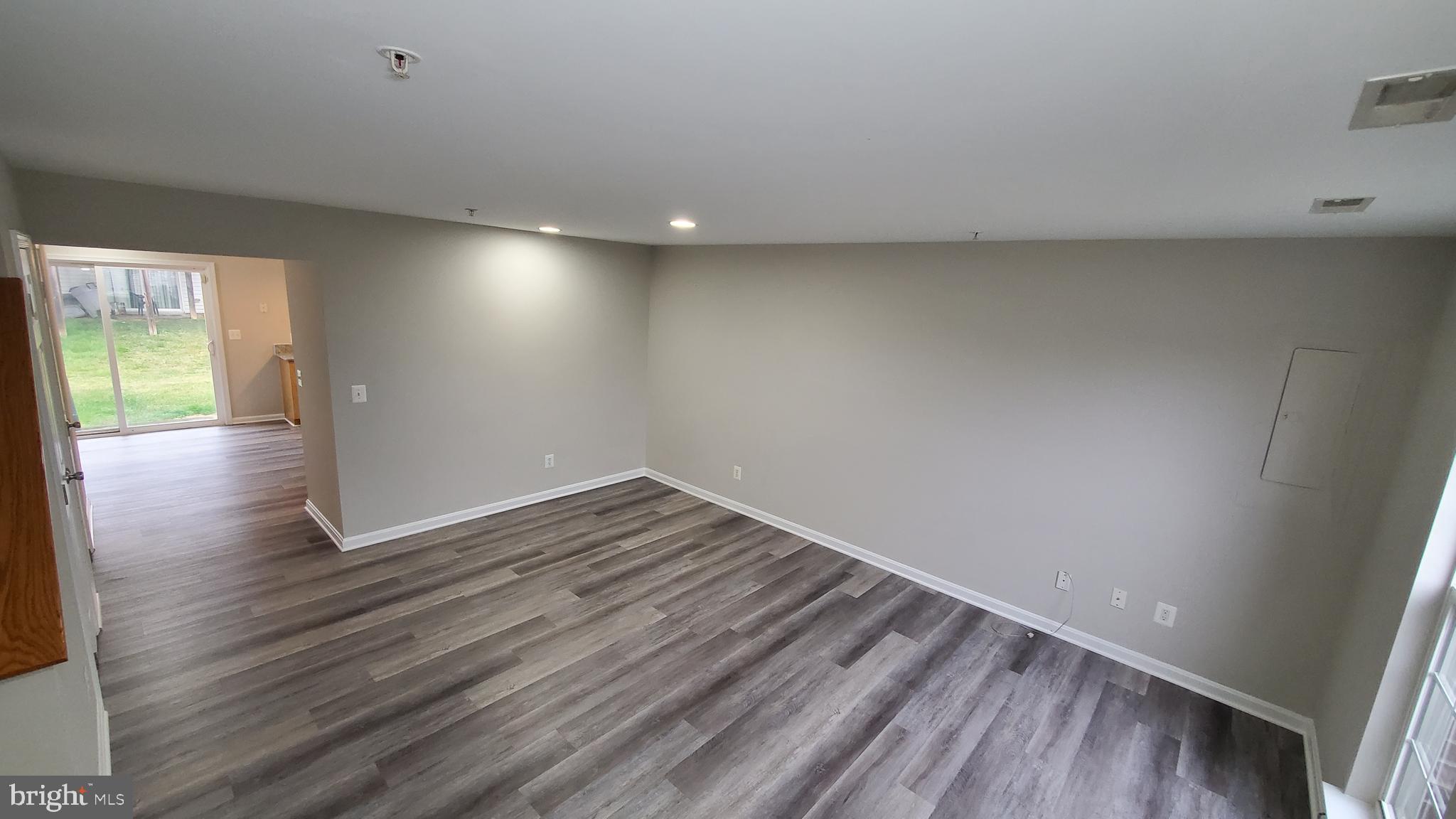 634 Luthardt Road Baltimore, MD 21220 - Photo 3 of 42 Living Room bathing in light!