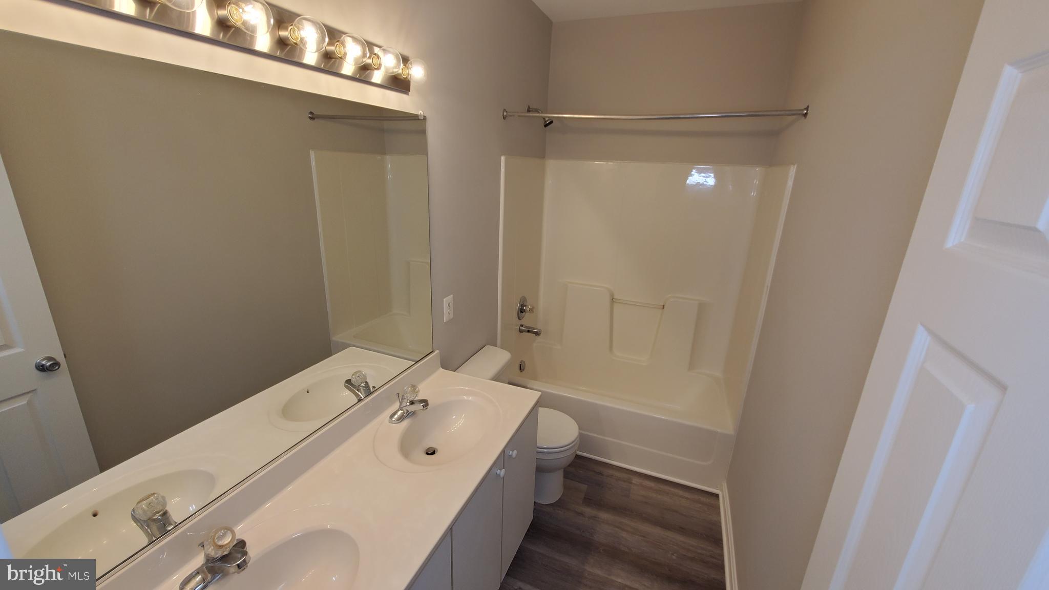 634 Luthardt Road Baltimore, MD 21220 - Photo 23 of 42 Full Bathroom - 2nd Floor
