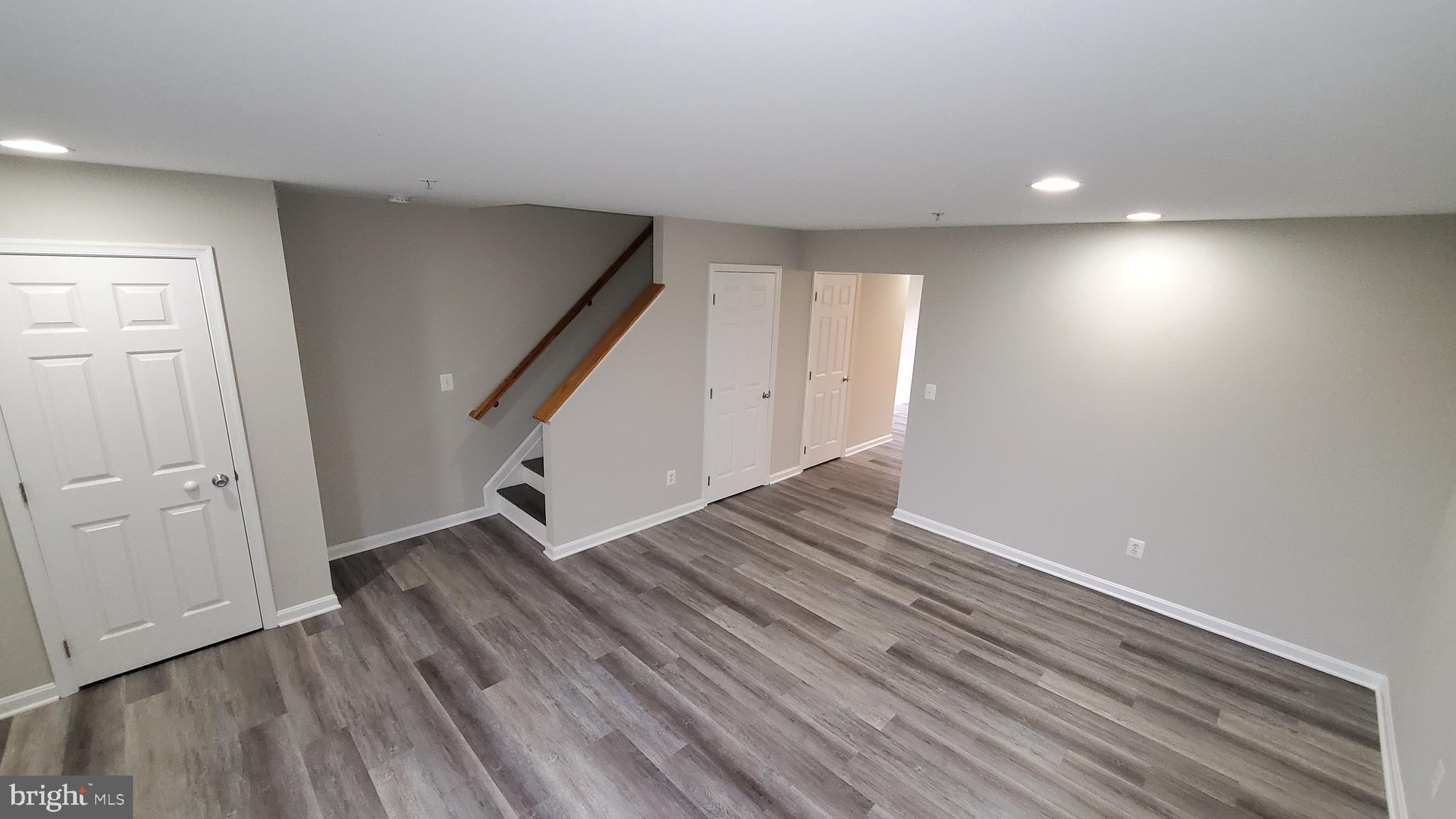 634 Luthardt Road Baltimore, MD 21220 - Photo 4 of 42 Living Room