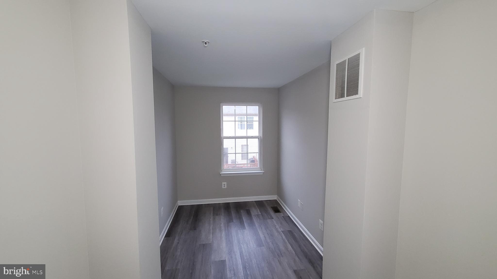 634 Luthardt Road Baltimore, MD 21220 - Photo 31 of 42 Sitting Room - 3rd Floor Master Suite