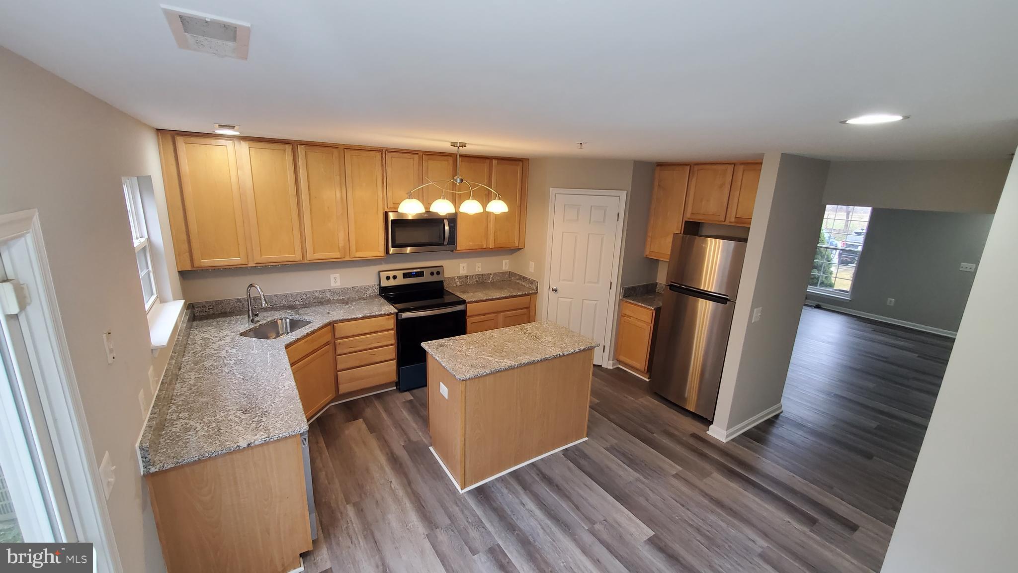 634 Luthardt Road Baltimore, MD 21220 - Photo 8 of 42 Granite Counter-Tops!