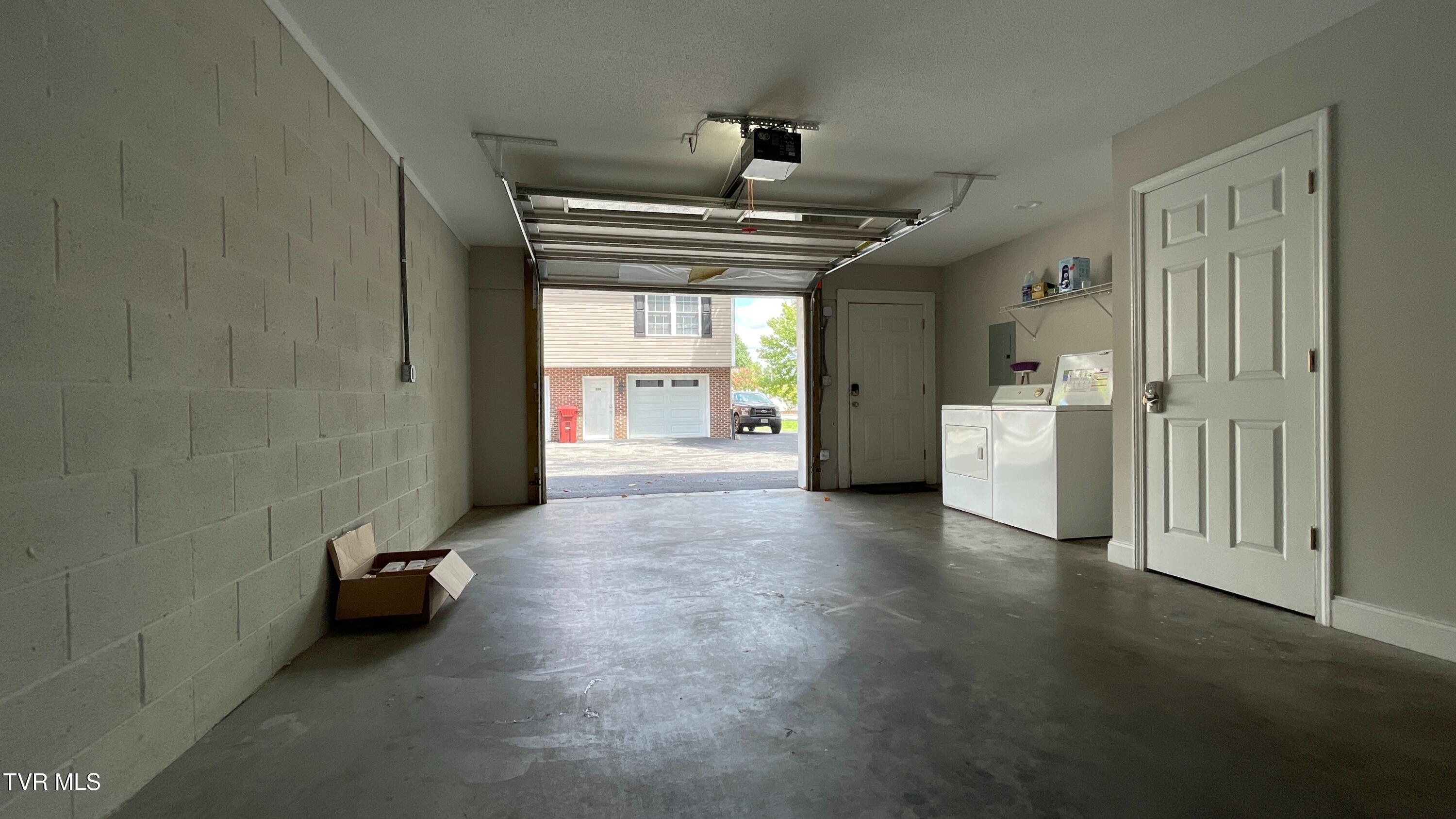 169 East Grande Avenue, Unit 101 Johnson City, TN 37601 - Photo 26 of 29 DJI_20250825_140111_525