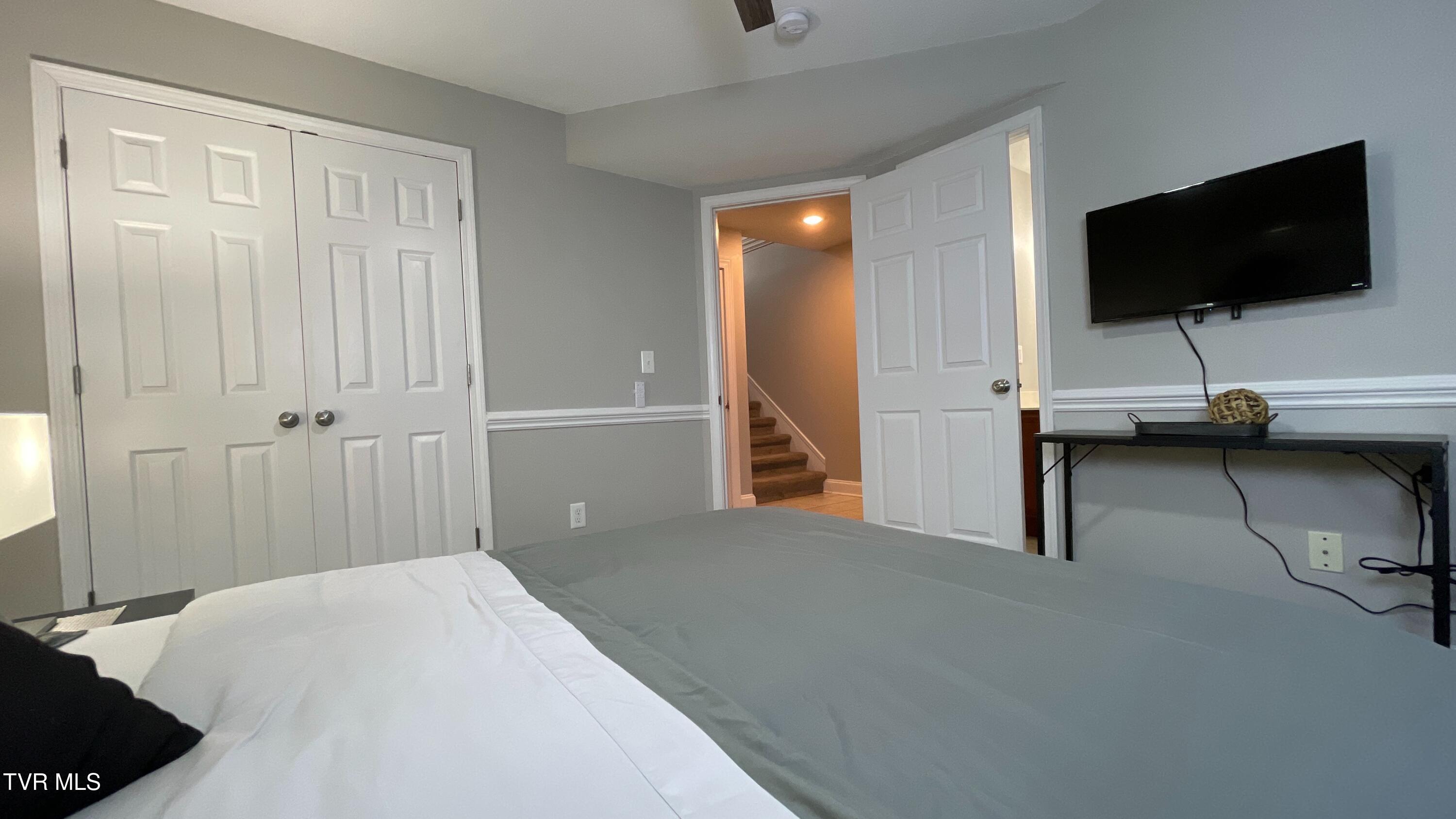 169 East Grande Avenue, Unit 101 Johnson City, TN 37601 - Photo 4 of 29 DJI_20250825_132813_121