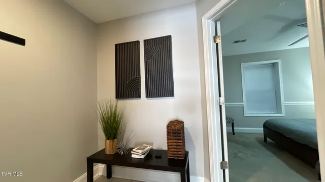 $2,300 | 169 East Grande Avenue, Unit 101, Johnson City, TN 37601