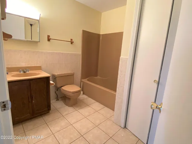 $1,900 | 1908 Horseshoe Bend, Tobyhanna, PA 18466