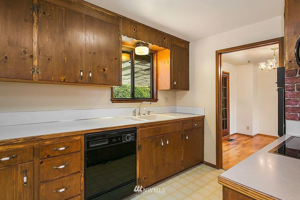 18103 Homeview Drive Edmonds, WA 98026 - Photo 6 of 25 Gallery Image 6