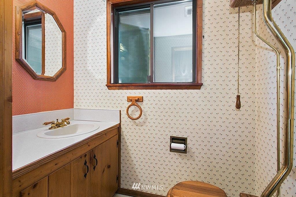 18103 Homeview Drive Edmonds, WA 98026 - Photo 9 of 25 Gallery Image 9