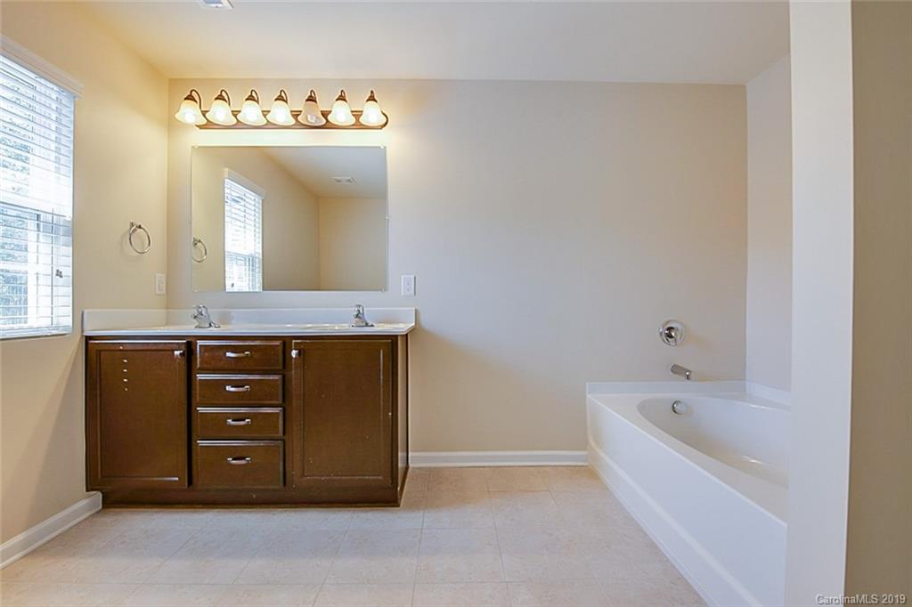 7965 Ritter Drive Charlotte, NC 28270 - Photo 3 of 18 Gallery Image 3