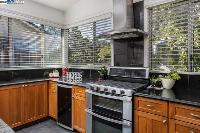 $1,195,000 | 18798 Madison Avenue, Castro Valley, CA 94546