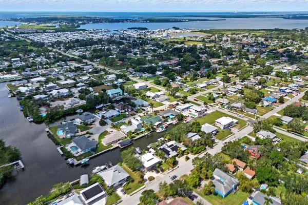 $995,000 | 903 20th Avenue West, Palmetto, FL 34221