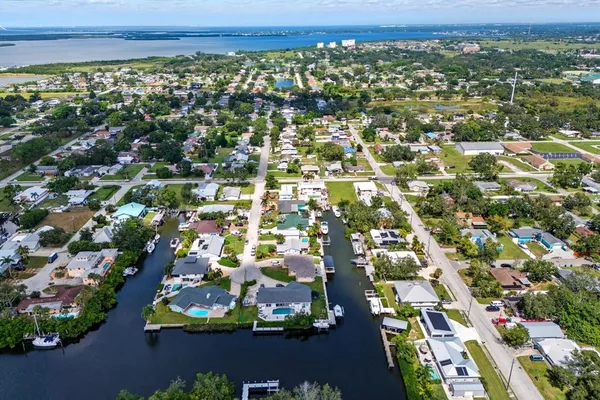 $995,000 | 903 20th Avenue West, Palmetto, FL 34221