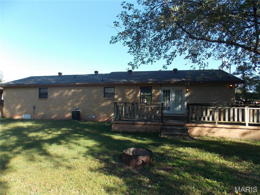 251 Hampton Court Poplar Bluff, MO 63901 - Photo 2 of 19