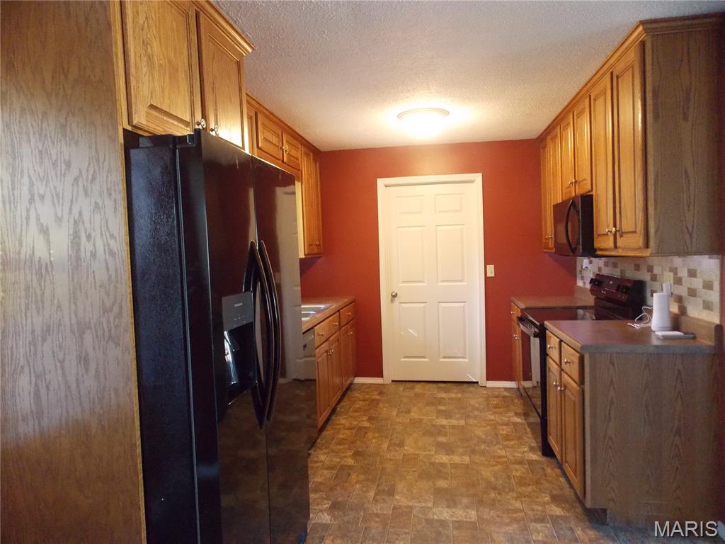 251 Hampton Court Poplar Bluff, MO 63901 - Photo 3 of 19