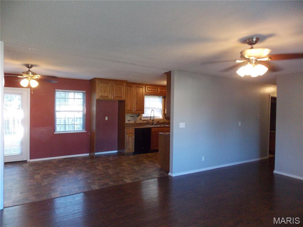 251 Hampton Court Poplar Bluff, MO 63901 - Photo 8 of 19