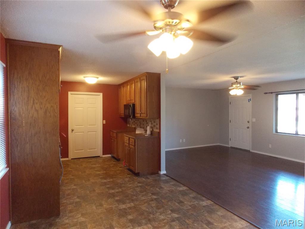 251 Hampton Court Poplar Bluff, MO 63901 - Photo 9 of 19